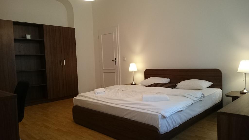 Lion Apartments Medena, Big Size, High Ceilings บราติสลาวา ห้อง รูปภาพ