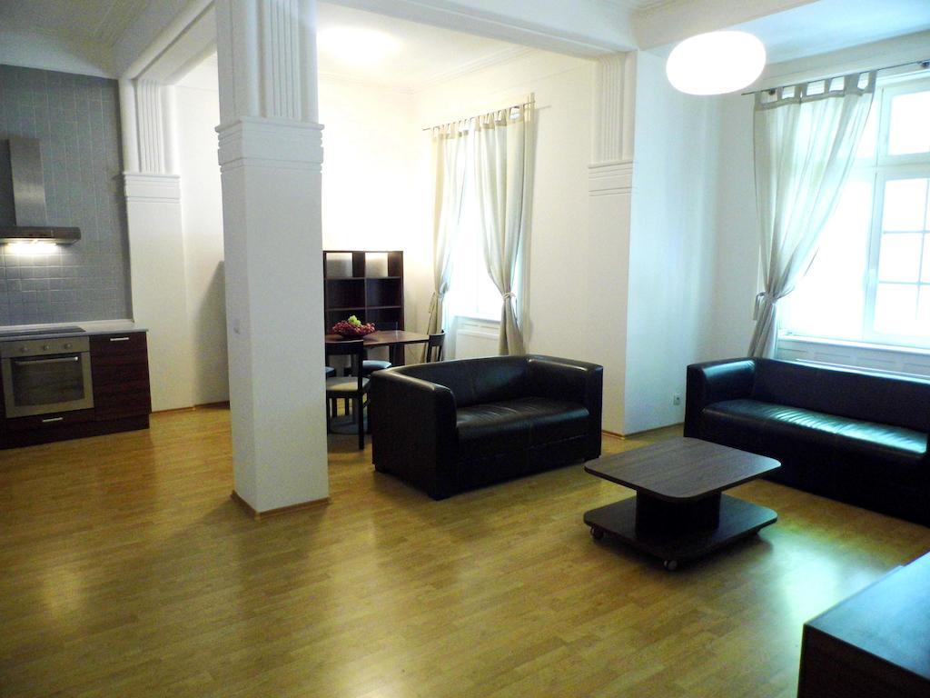 Lion Apartments Medena, Big Size, High Ceilings บราติสลาวา ห้อง รูปภาพ
