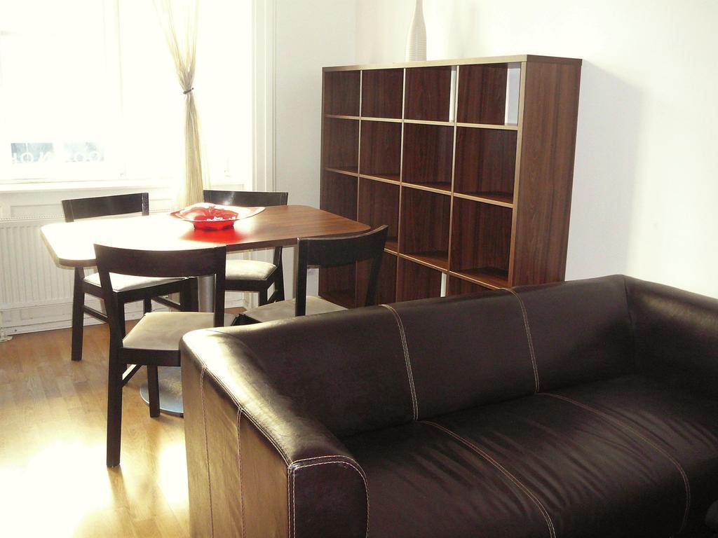 Lion Apartments Medena, Big Size, High Ceilings บราติสลาวา ภายนอก รูปภาพ