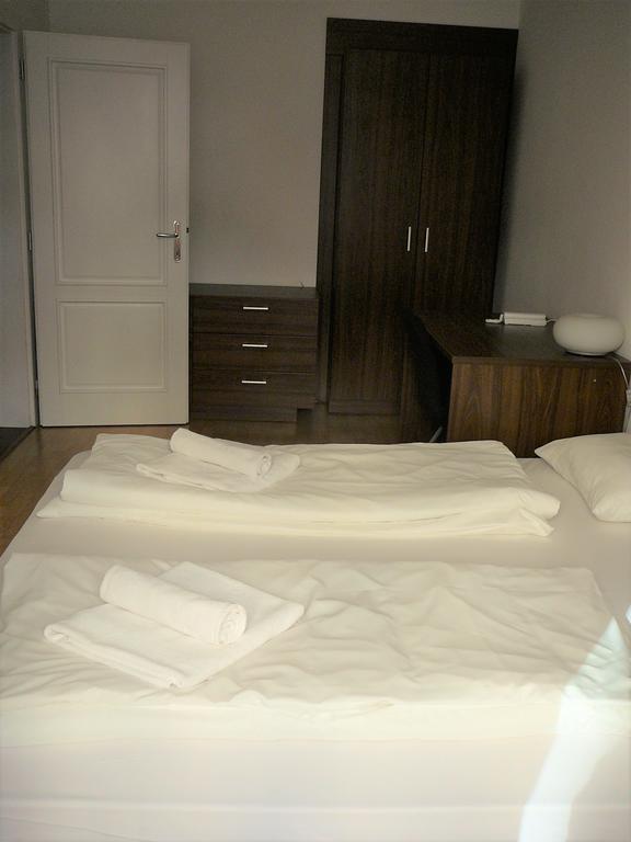 Lion Apartments Medena, Big Size, High Ceilings บราติสลาวา ภายนอก รูปภาพ