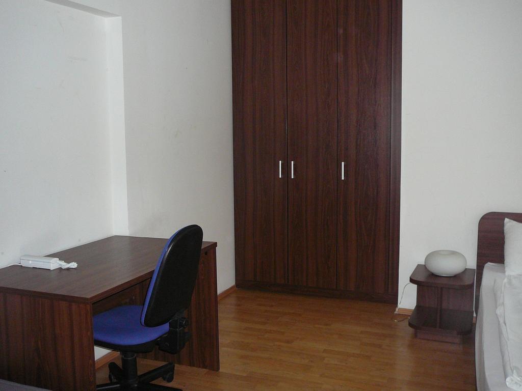 Lion Apartments Medena, Big Size, High Ceilings บราติสลาวา ภายนอก รูปภาพ