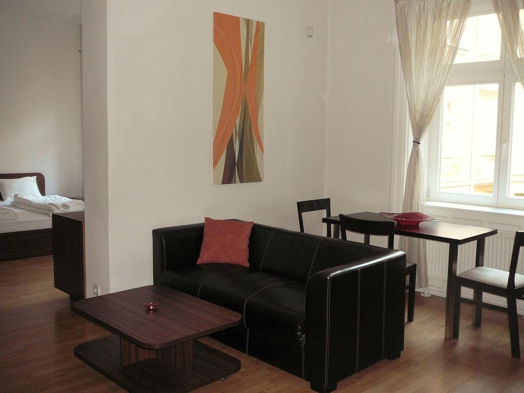 Lion Apartments Medena, Big Size, High Ceilings บราติสลาวา ภายนอก รูปภาพ