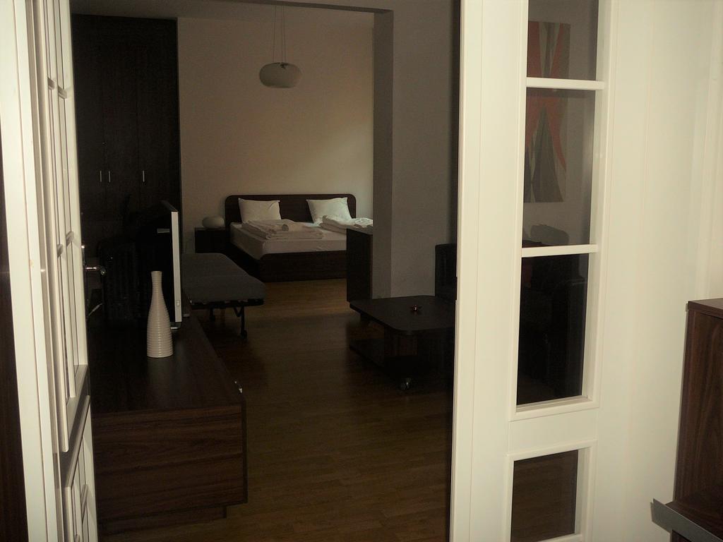 Lion Apartments Medena, Big Size, High Ceilings บราติสลาวา ภายนอก รูปภาพ