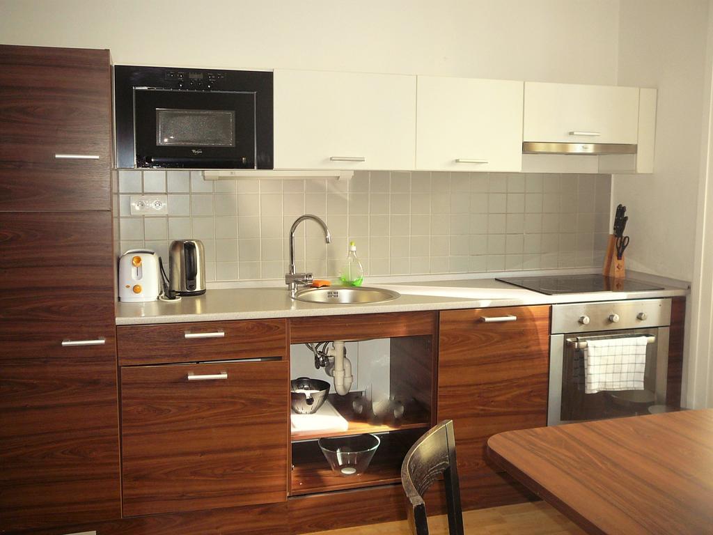 Lion Apartments Medena, Big Size, High Ceilings บราติสลาวา ภายนอก รูปภาพ