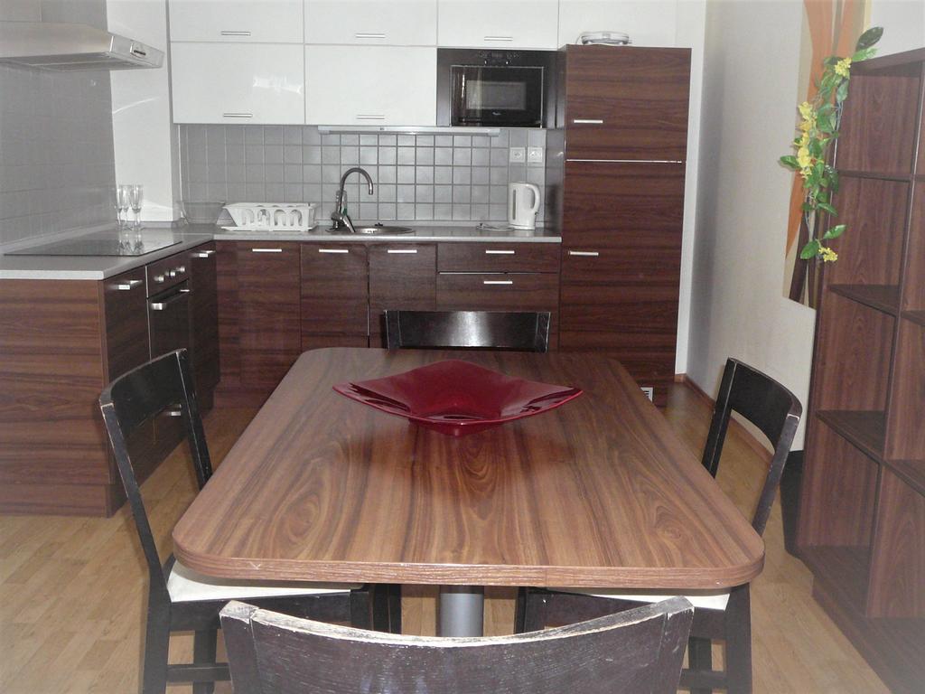 Lion Apartments Medena, Big Size, High Ceilings บราติสลาวา ภายนอก รูปภาพ