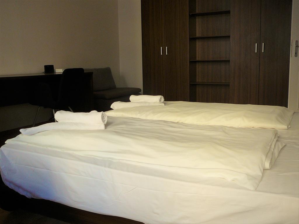 Lion Apartments Medena, Big Size, High Ceilings บราติสลาวา ภายนอก รูปภาพ