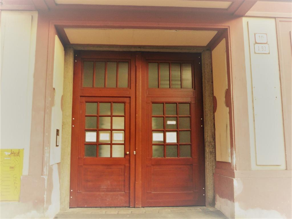Lion Apartments Medena, Big Size, High Ceilings บราติสลาวา ภายนอก รูปภาพ