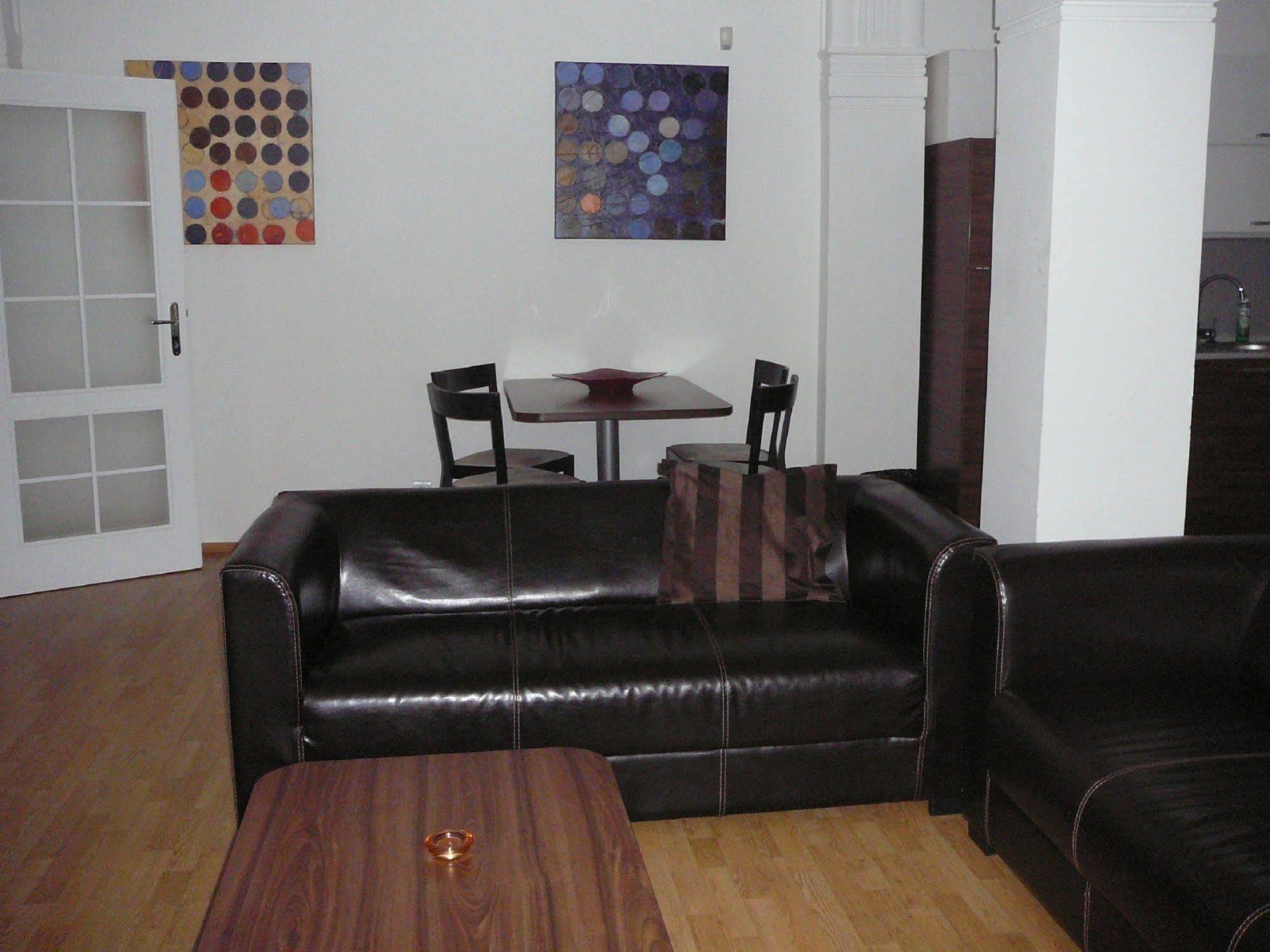 Lion Apartments Medena, Big Size, High Ceilings บราติสลาวา ภายนอก รูปภาพ